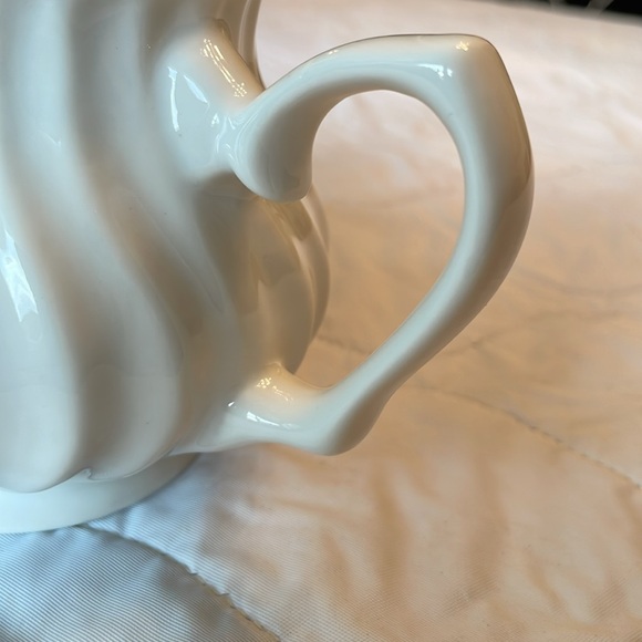 Charming little teapot for one - Picture 9 of 10